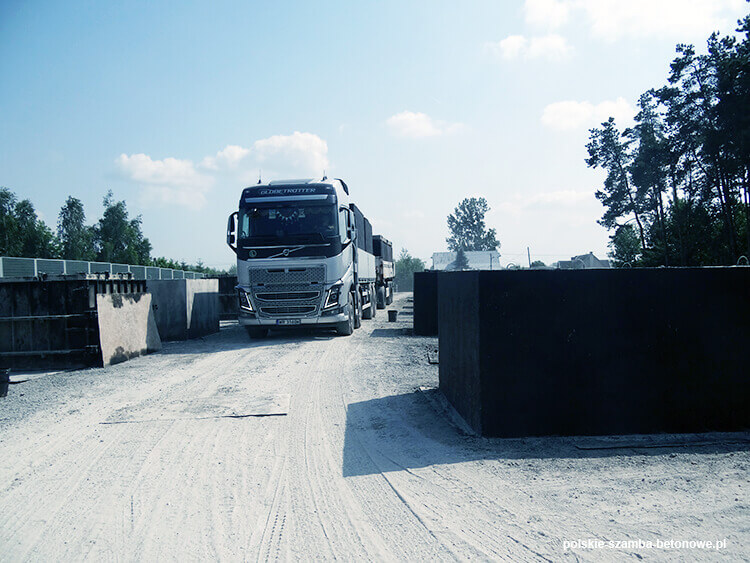 Transport szamb betonowych  w Chełmku